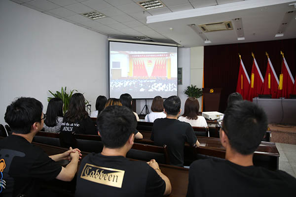 5月10日，萬州港第四聯(lián)合團(tuán)支部組織團(tuán)員青年集中觀看慶祝中國共產(chǎn)主義青年團(tuán)成立100周年大會直播.JPG